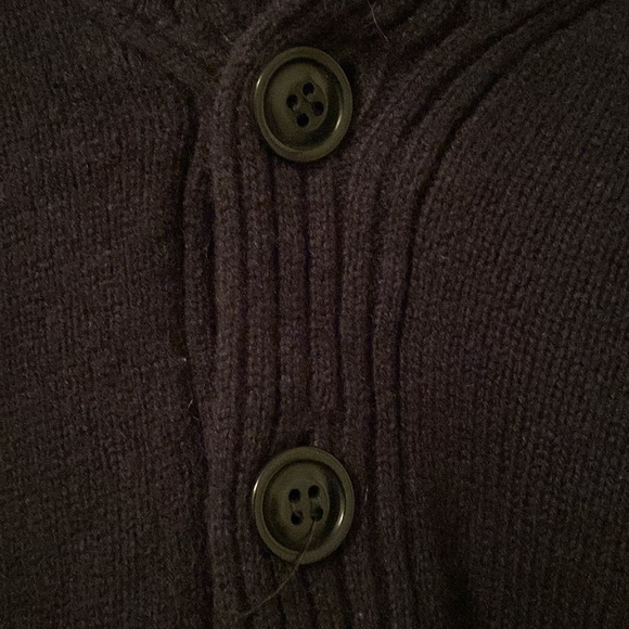 Gently Used Men’s Size Small J.Crew 100% Lambs Wool Navy Two Button Sweater - Picture 2 of 9